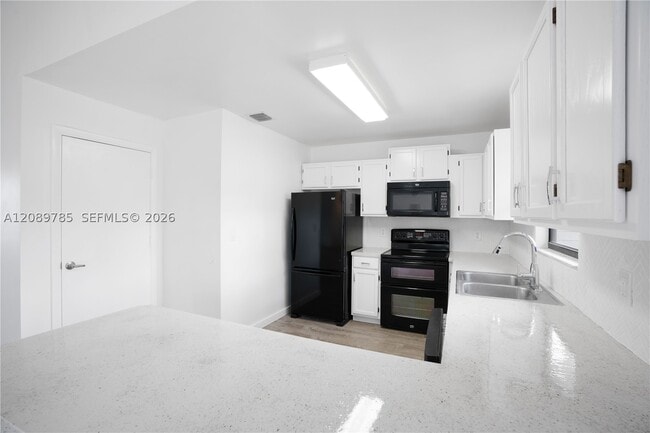 Photo - 6043 Felter St