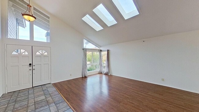 Photo - 24652 Vía Raza