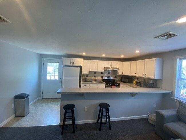 Building Photo - 161 Hancock St Unit 2 Rental