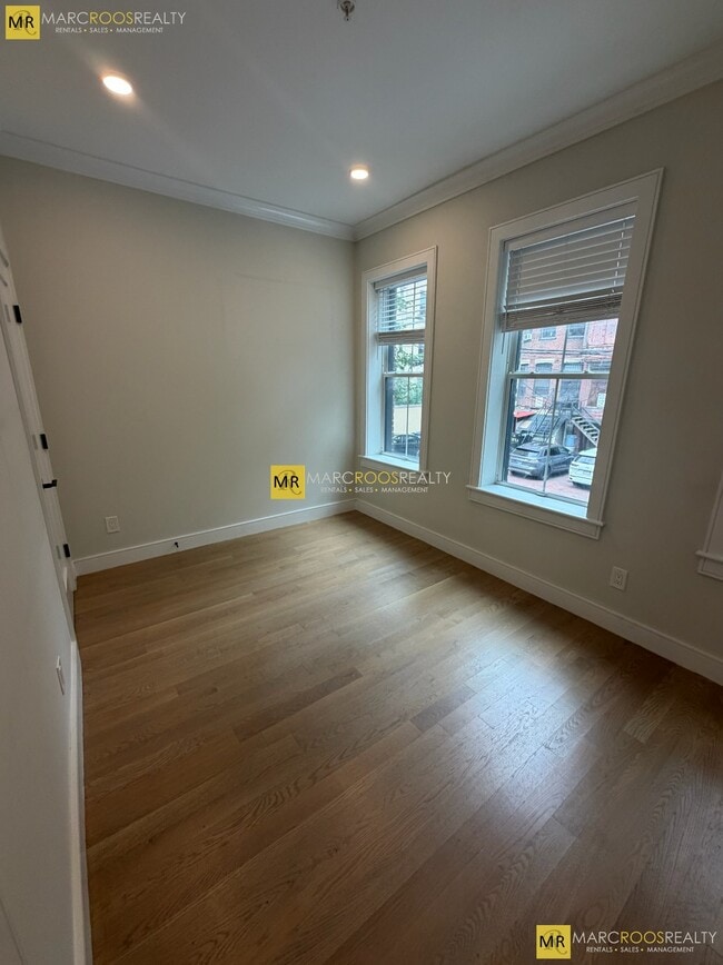 Photo - 535 Newbury St Unit 2