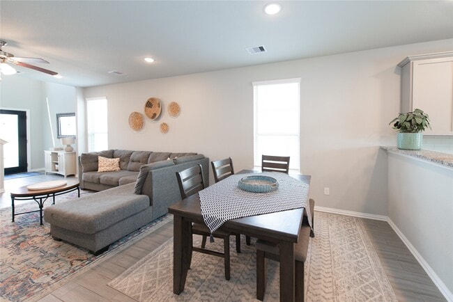 Photo - 31718 Wellington Pass