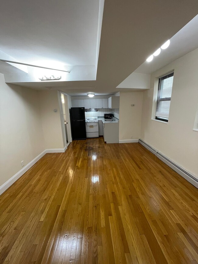 Building Photo - 311 Allston St Unit B1