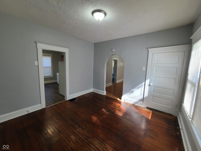 Photo - 4054 Byram Ave