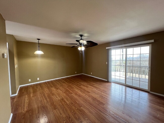 Photo - 2BR Prestine / Lakeview Townhouse Unidad 4