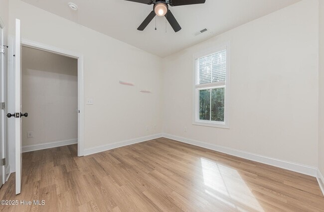 Photo - 111 Hampton Ct