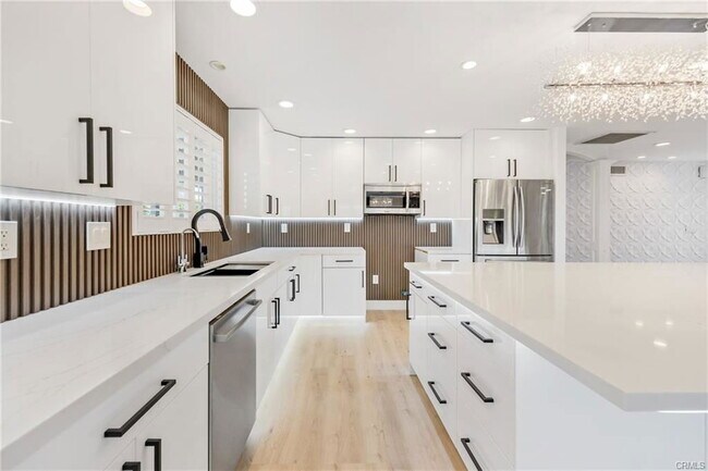 Photo - 1459 W James Way