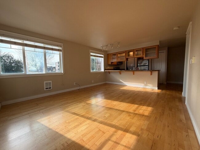 Photo - 2200 Thorndyke Ave W Unit 205