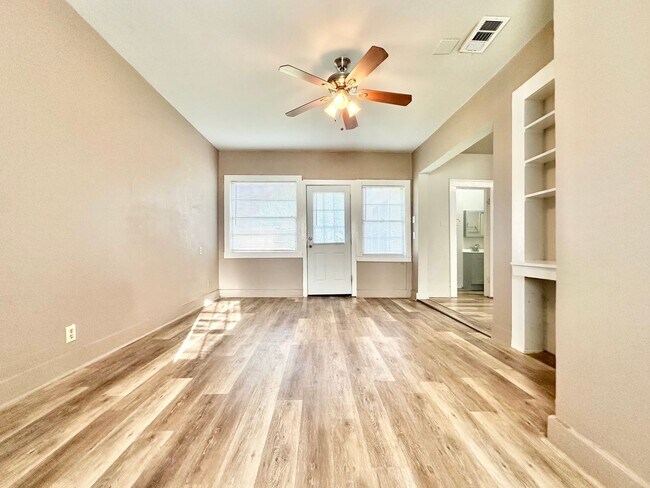 2613 N Elm St Unit B