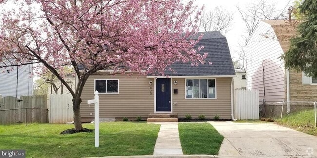 Building Photo - 925 Clovis Ave Rental