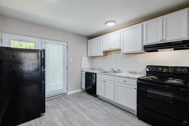 Photo - Elite Plus 2 Bedroom Apartments in Atlanta, GA | Fully Renovated 750 Sq Ft Floor Plan at Monteleo... Unit 9