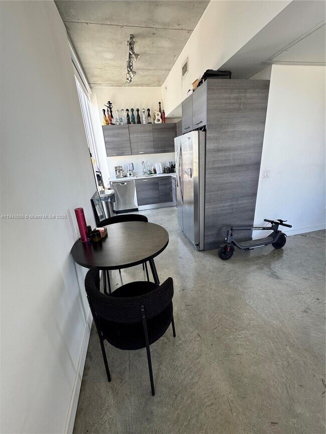 Photo - 151 SE 1st St Unidad 1410