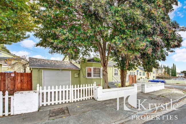 Photo - 241 Mayo Ave Unit A