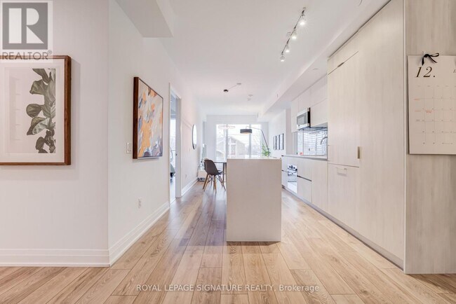 Photo - 21 Park St E Unit 207