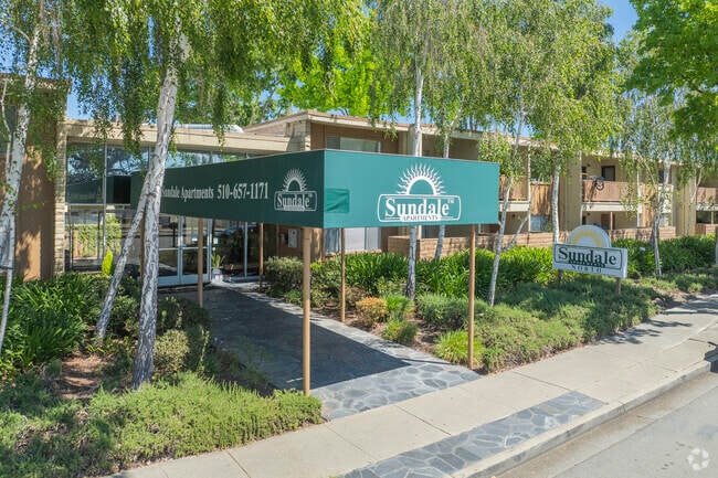 Building Photo - Sundale