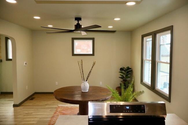 Photo - 189 N Balph Ave