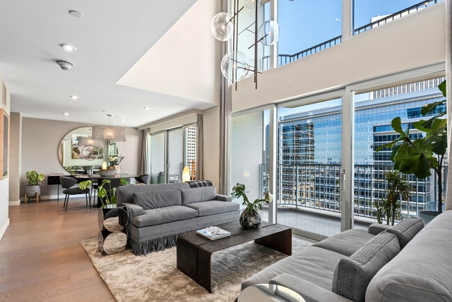 Building Photo - 2025 Ave of the Stars