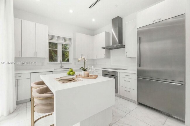 Photo - 315 Santander Ave