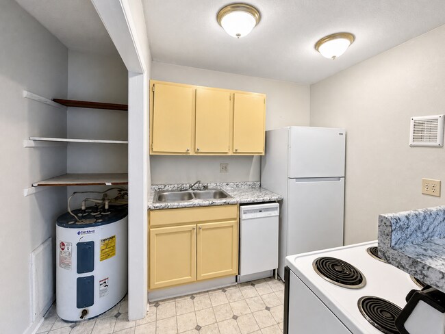 4909 Cotton Row NW Unidad D
