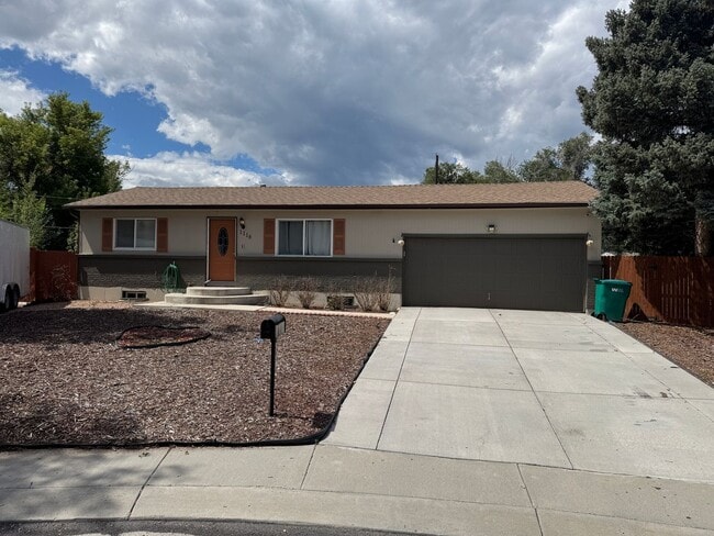 Beautiful 4 Bed 2 Bath in Stratmoor Valley - Beautiful 4 Bed 2 Bath in Stratmoor Valley Casa