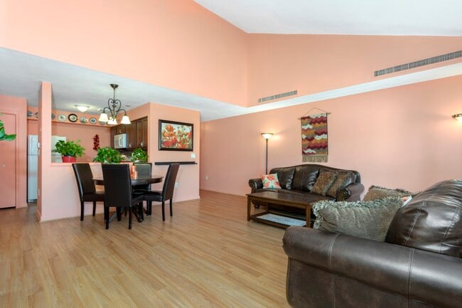 Photo - 50 S Common St Unidad 507