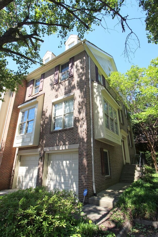 Building Photo - Brick-front Colonial