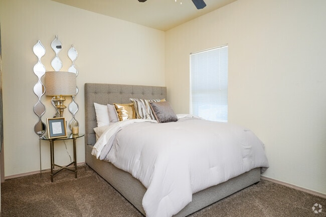 2BR, 2BA - 1093SF - Second Bedroom