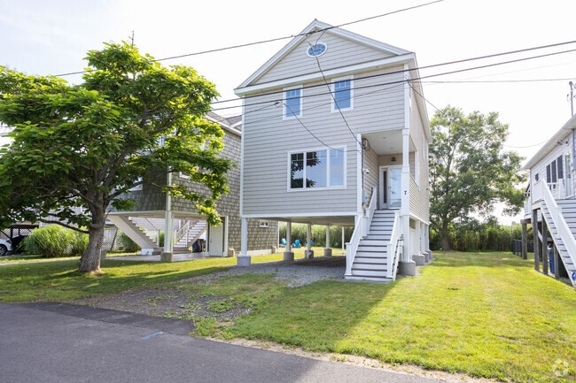 Building Photo - 7 Saye St Rental