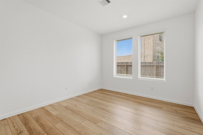 Photo - 6407 Amberwood Dr