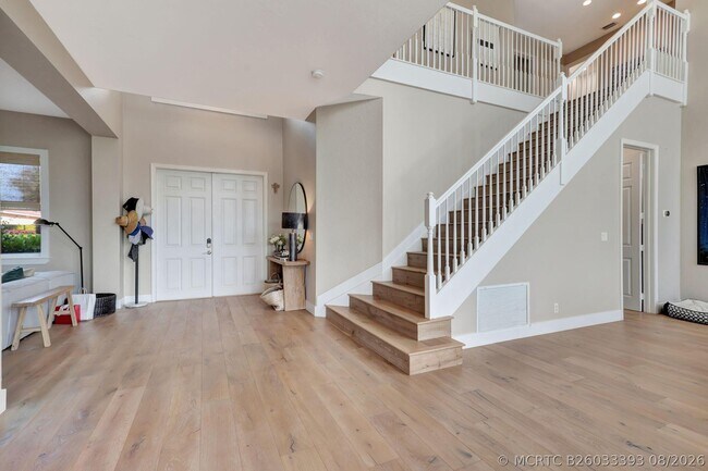 11615 Paradise Cove Ln