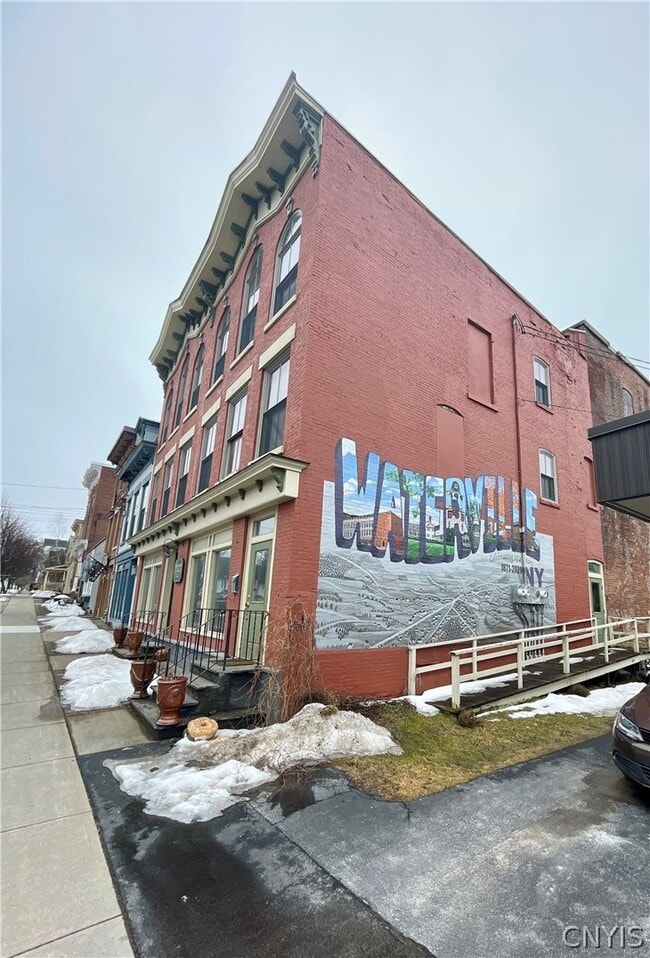 Photo - 122 E Main St