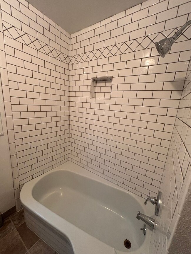 Photo - South Corvallis 2 Bedroom Home with Fenced Yard!