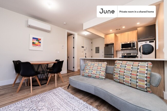 Room in Shared 2 bed/2 bath home in Crown Heights
