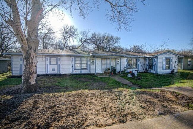Building Photo - 3 Pershing Dr Rental