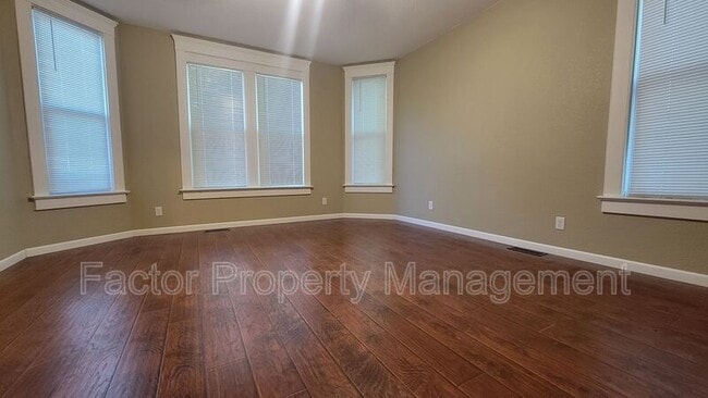 Photo - 730 N Broad St