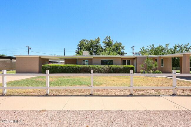 Photo - 4635 N 11th Pl Casa