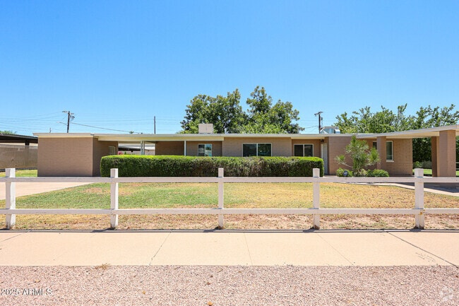 Building Photo - 4635 N 11th Pl Rental