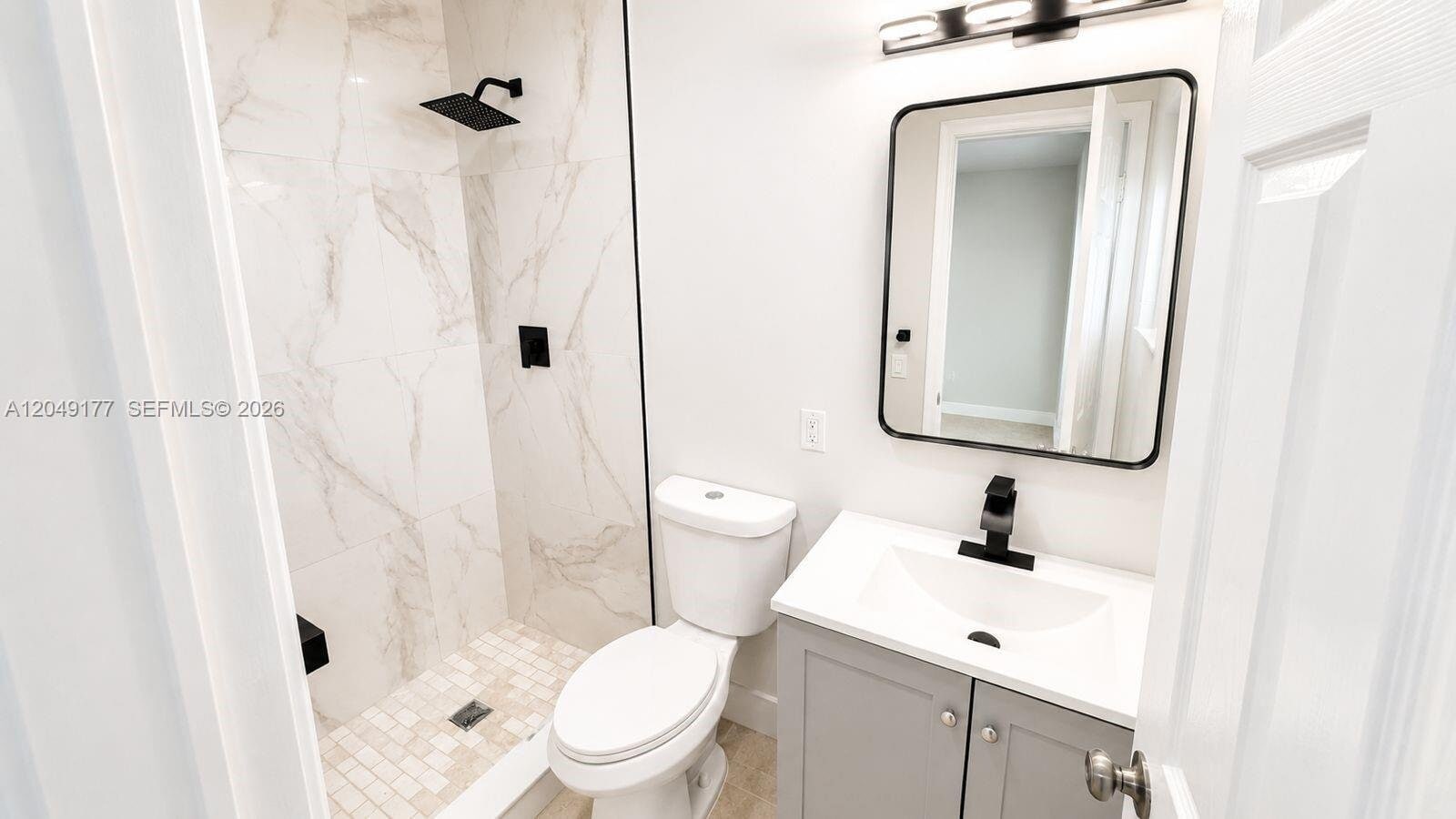 Photo - 2332 Roosevelt St Unidad # 32