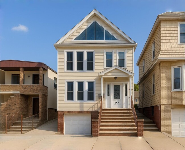 Building Photo - 27 Washington Pky Rental