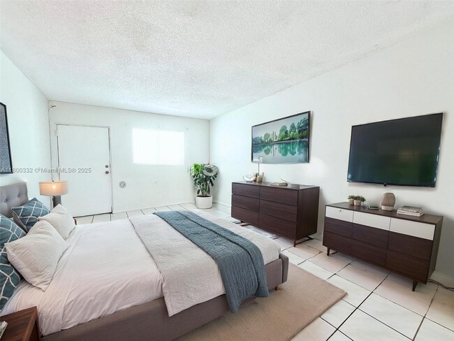 Photo - 2011 Bay Dr Unit 13