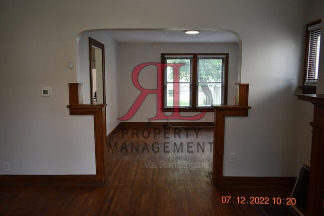 Photo - 765 E Deshler Ave
