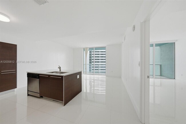 Photo - 1900 N Bayshore Dr Unidad 2207