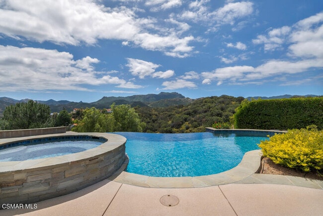 Photo - 2076 Hillsbury Rd