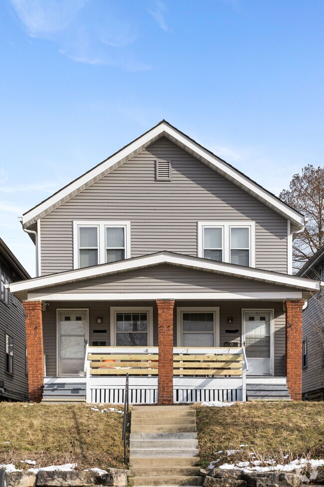 Building Photo - 2714 Calumet St Rental