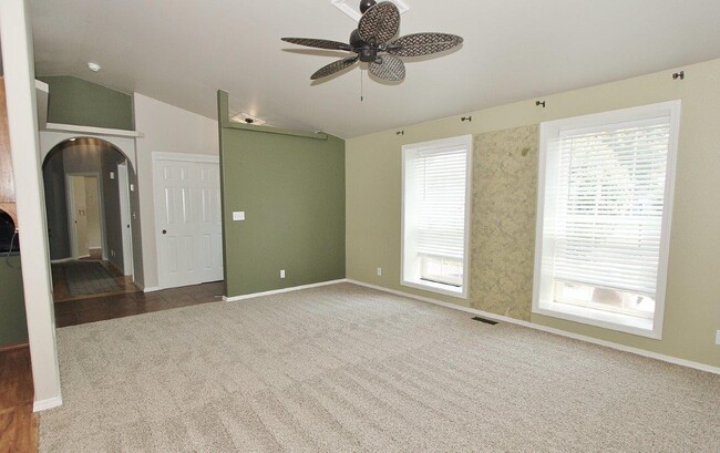Photo - 6153 N Portsmouth Ave