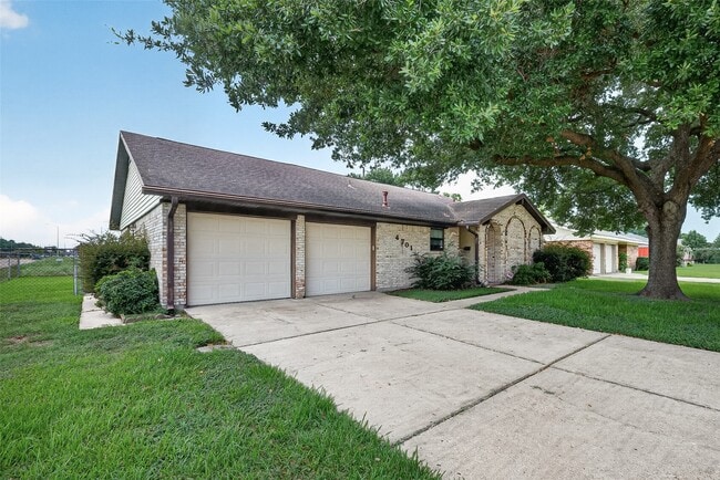 4701 Crepe Myrtle Ln
