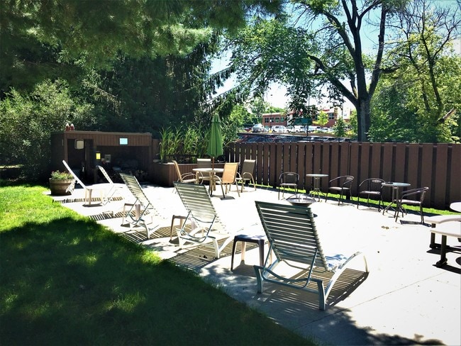 Brookside Apts 3220 W 4th St Wloo - Brookside Apartments