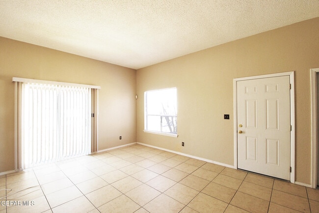Photo - 216 Cutlass Dr