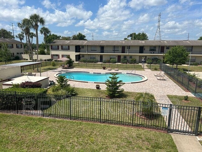 Building Photo - 5505 Hernandes Dr Unit Apt 144