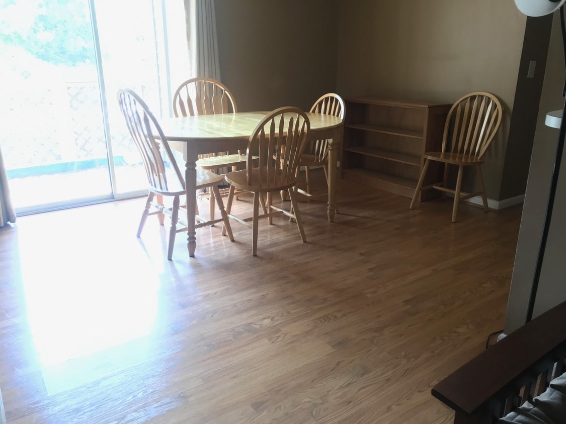 Dining area - 220 Elm St (Clemson, SC)