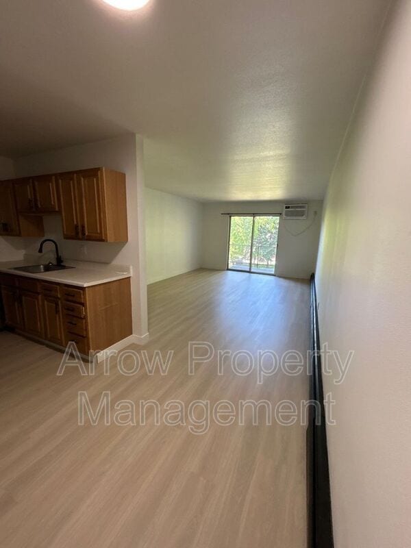 215 E Arbor Ave